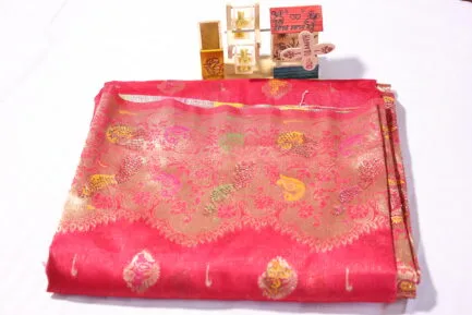 Bnarasi Pure Silk Golden Zari Saree red border in detail with beautiful decoration of wood craft