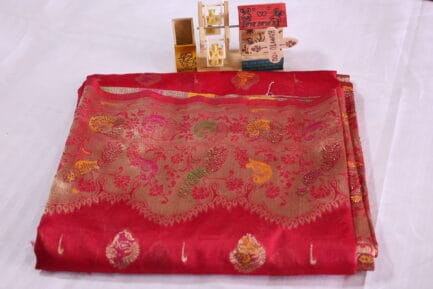 Bnarasi Pure Silk Golden Zari Saree red border in detail with beautiful decoration